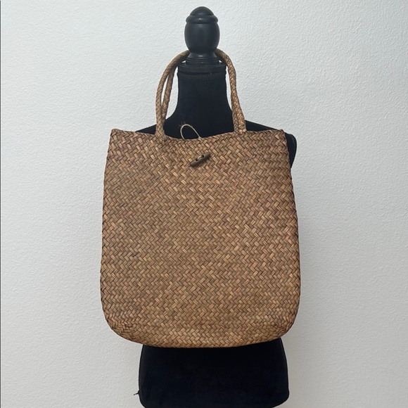 Woven Tan Tote Bag - Picture 3 of 7